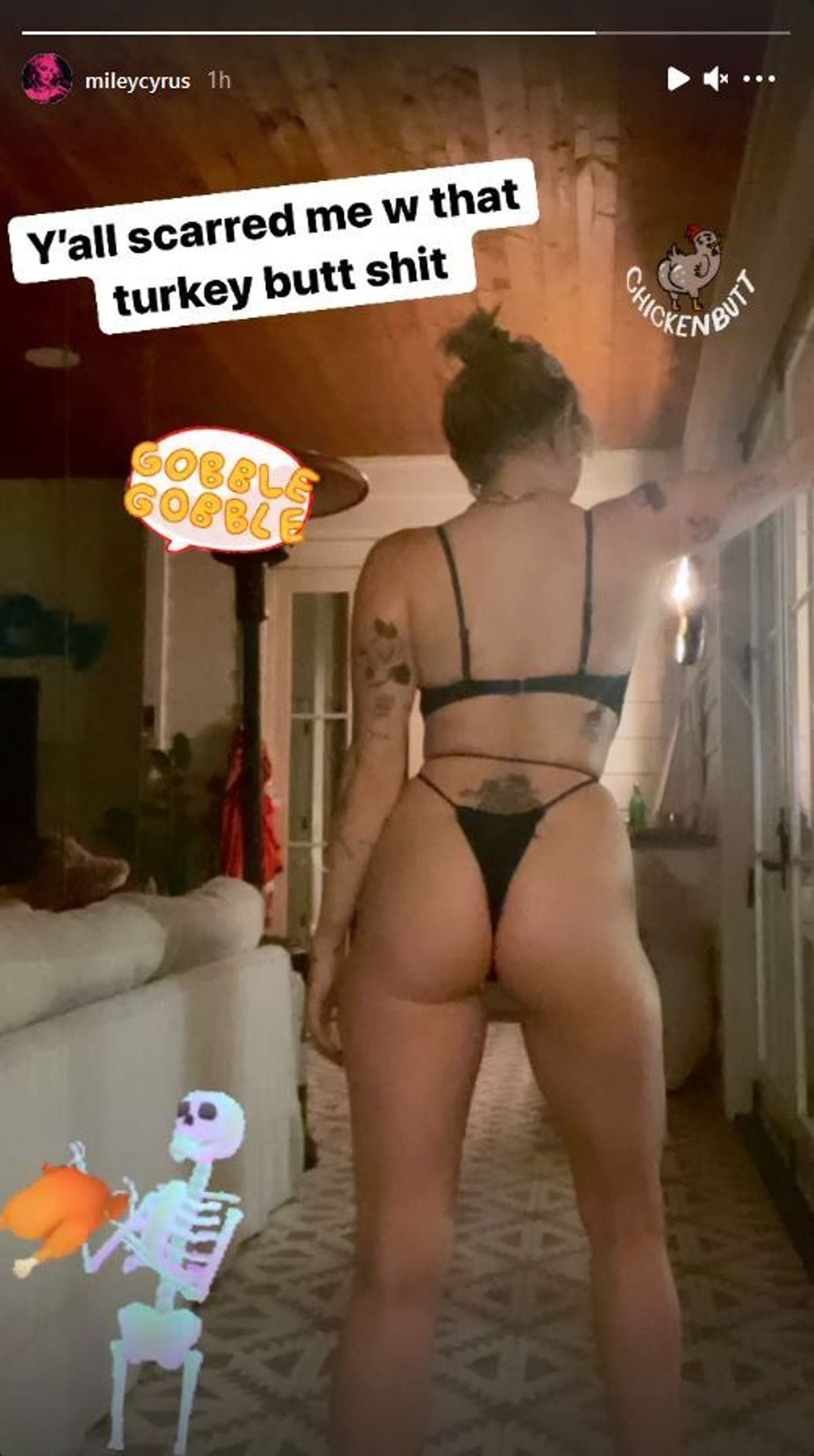 Η Miley Cyrus δεν τελείωσε να μοιράζεται NSFW Butt Selfies στο Instagram