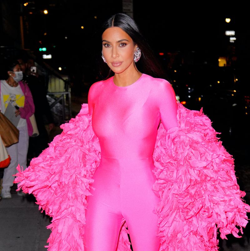 Kim Kardashian ha fatto una battuta su questo membro della famiglia dal suo monologo SNL