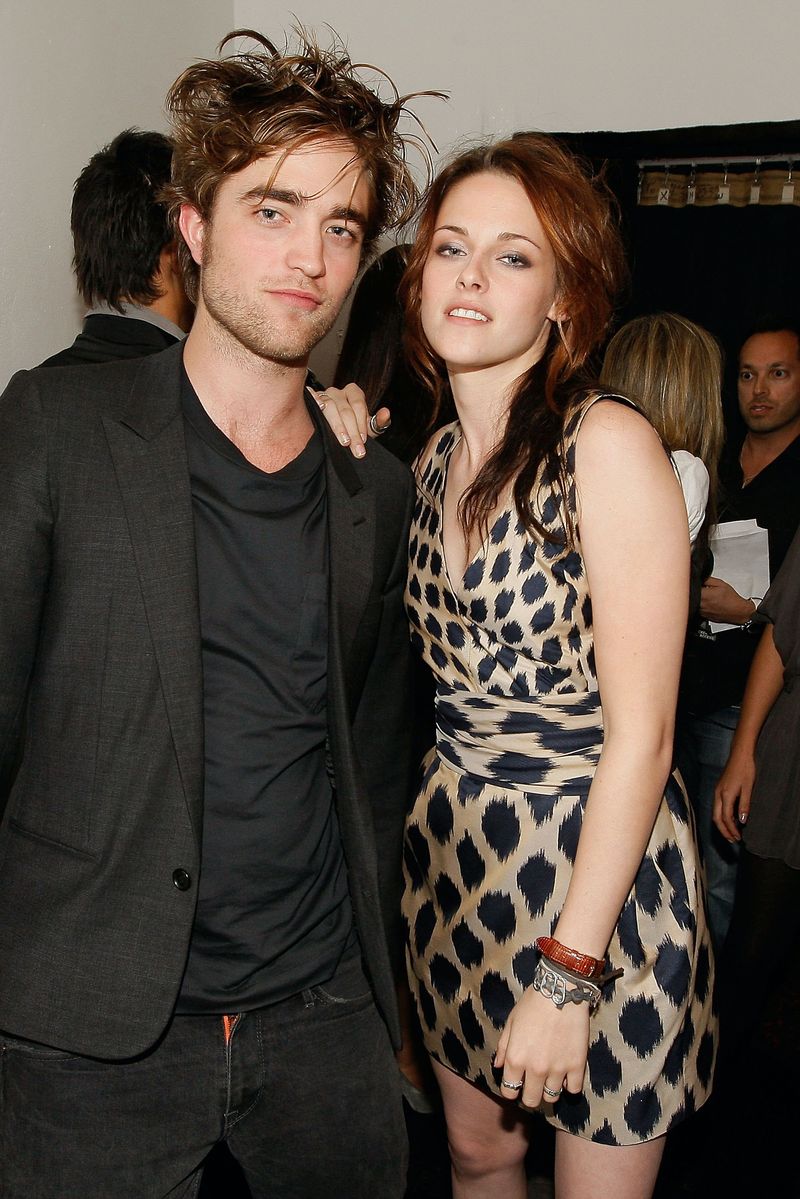 Kristen Stewart는 Robert Pattinson에 대한 기절에 대해 드물게 언급했습니다.