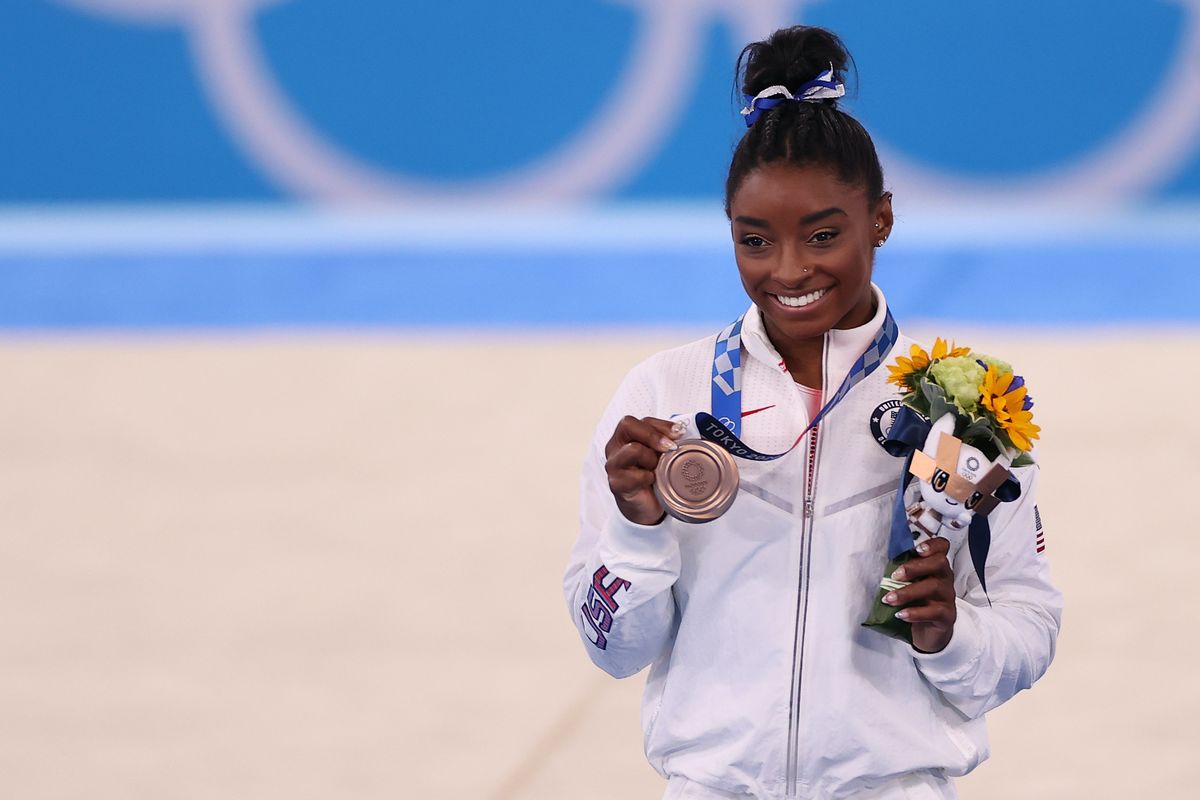 Simone Biles gana el bronce en la final de balancines de los Juegos Olímpicos de Tokio