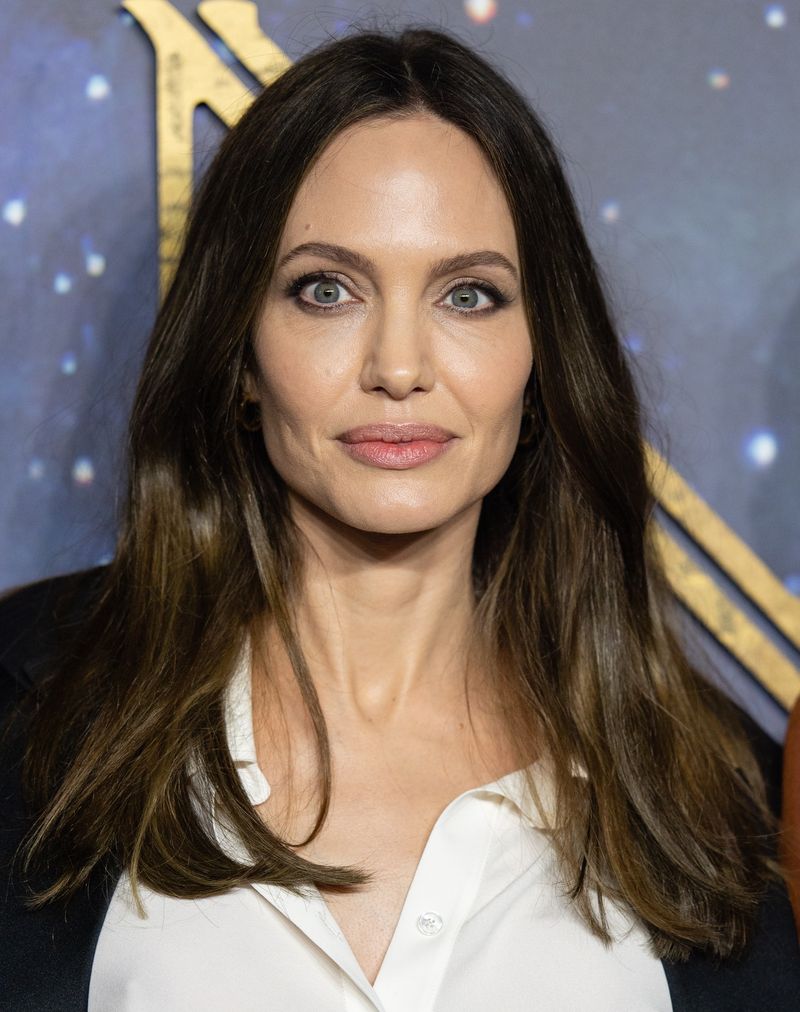 Angelina Jolie denuncia la censura LGBTQ+ de los Eternos ignorantes