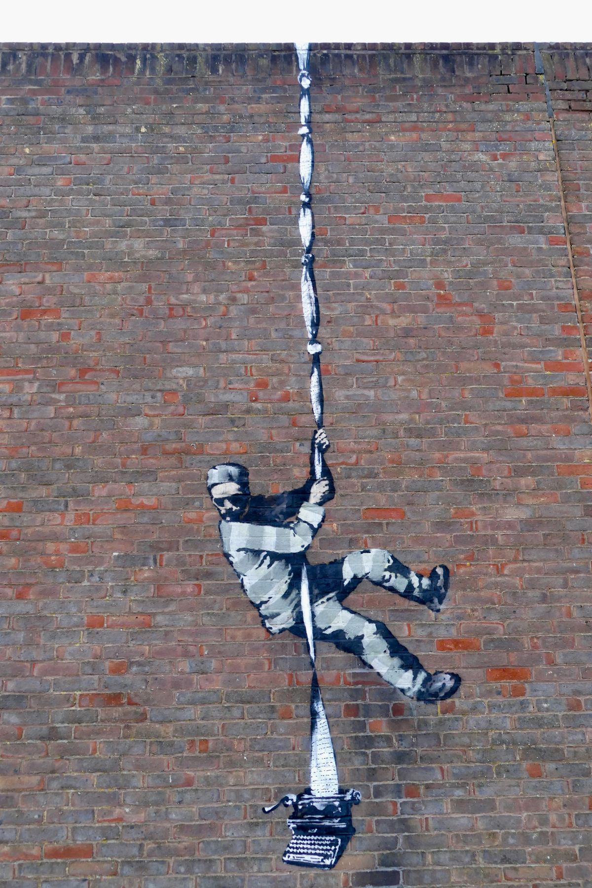 Na múre väznice sa mohla práve objaviť nová nástenná maľba Banksy