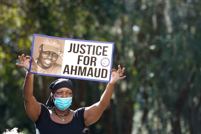 Mama Ahmauda Arberyja, predsednik Biden in zvezdniki se odzovejo na krivdne sodbe njegovih morilcev