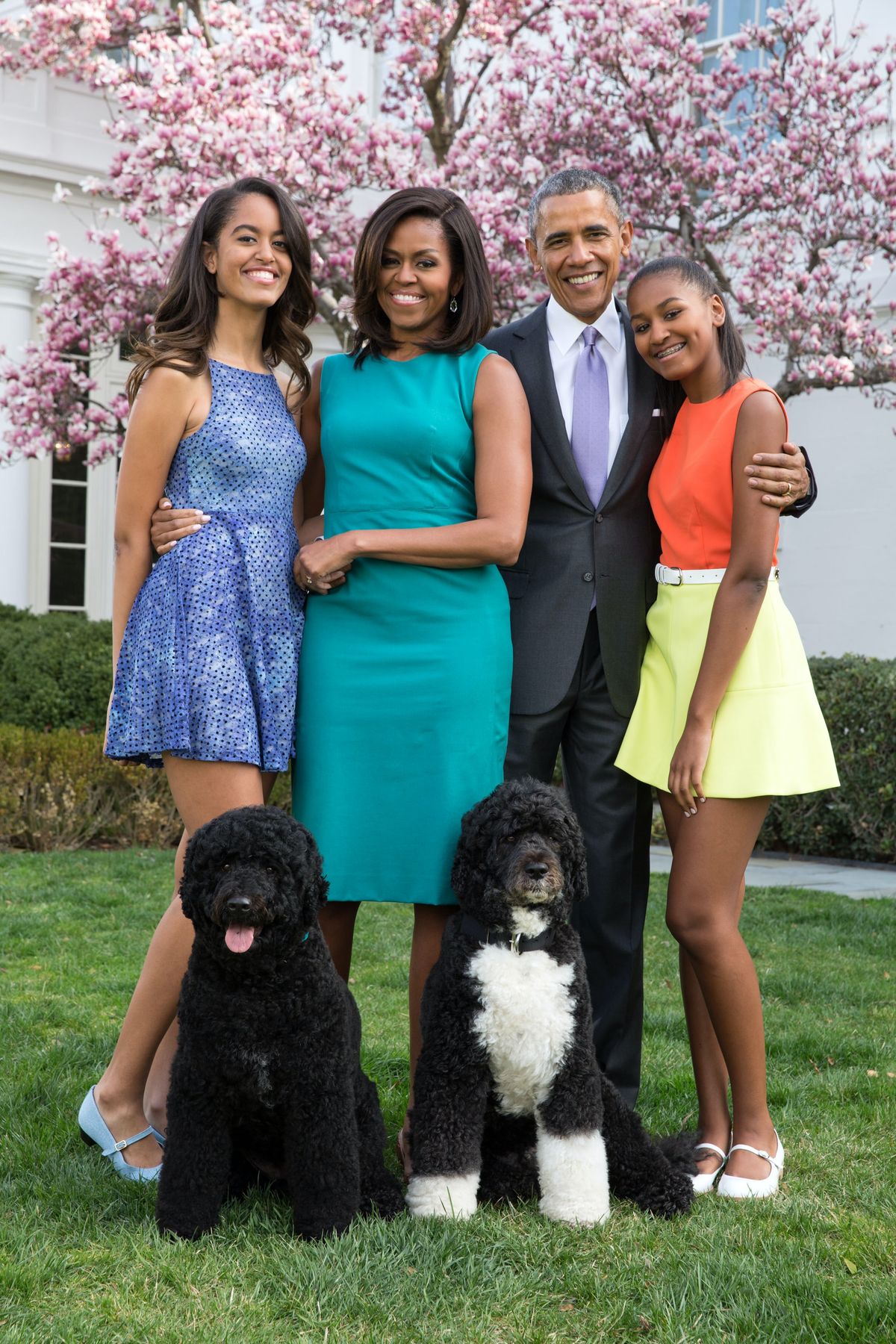 Барак Обама поделился уроками, которые он извлек из своего покойного пса Бо, в позднем шоу-видео