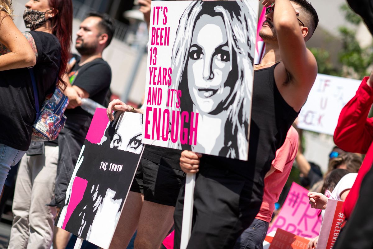 Britney Spears'ın Çerçevelenmesi Kaliforniya'da Yeni Bir Muhafazakarlık Yasasına Nasıl Yol Açtı?