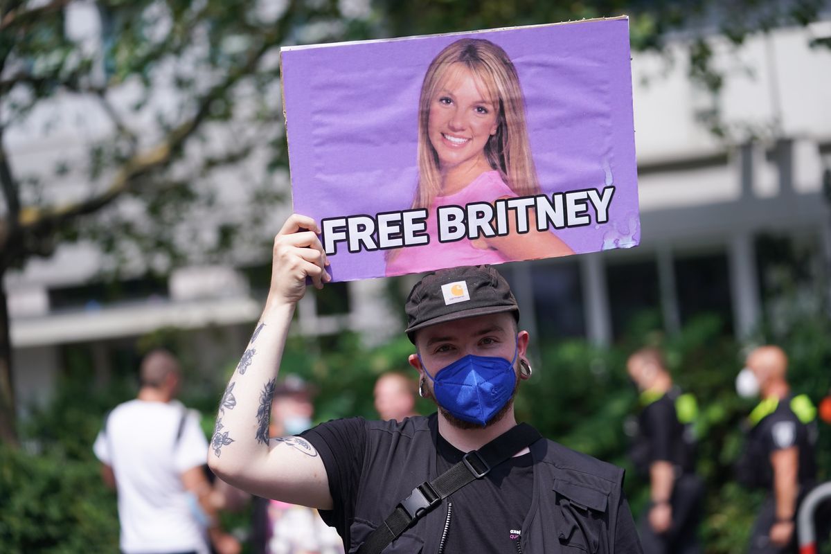 Jedno słowo opisujące wartość netto Britney Spears: oburzające