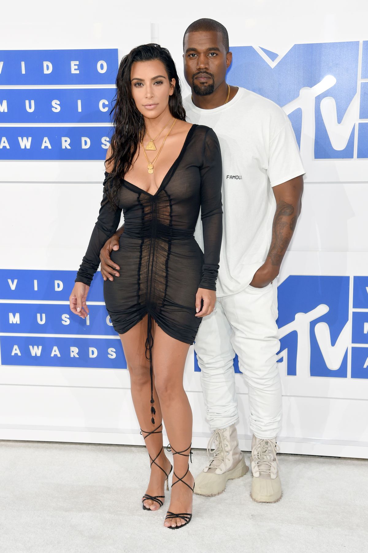 Kim en Kanye zien er cool en casual uit bij de VMA's