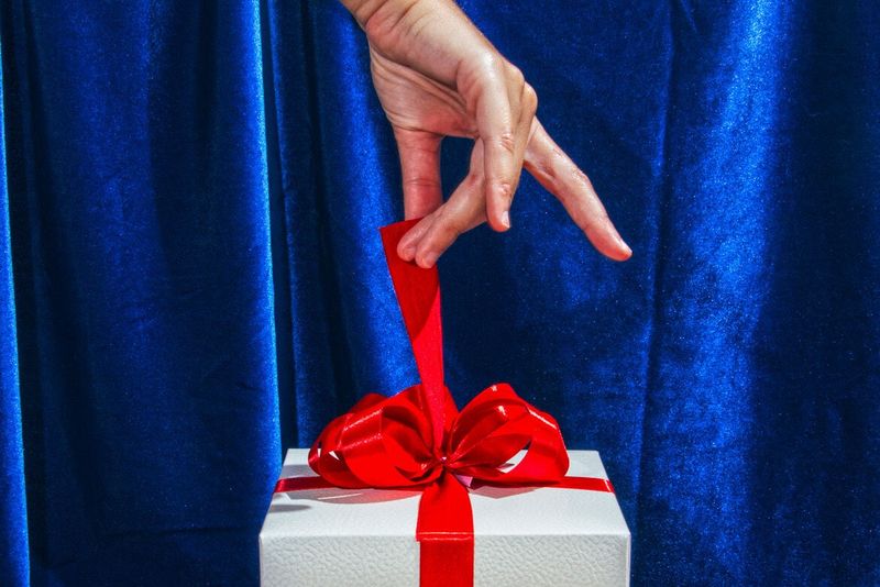 Nápady na sviatočné darčeky odolné voči dodávateľským reťazcom pre kohokoľvek vo vašom živote
