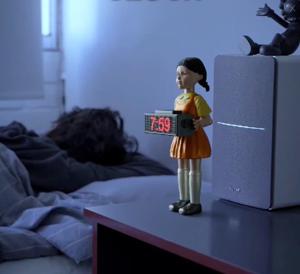 Este reloj despertador del juego Squid podría ser la pieza de merchandising más aterradora hasta el momento