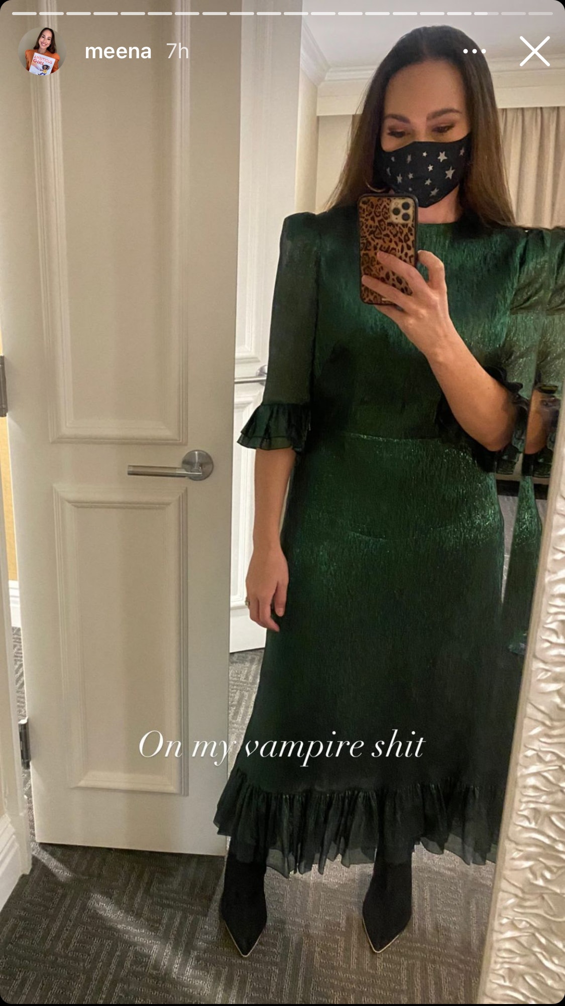 Kate Middleton & Meena Harris 둘 다 이 세련된 뱀파이어의 아내 드레스를 좋아합니다.