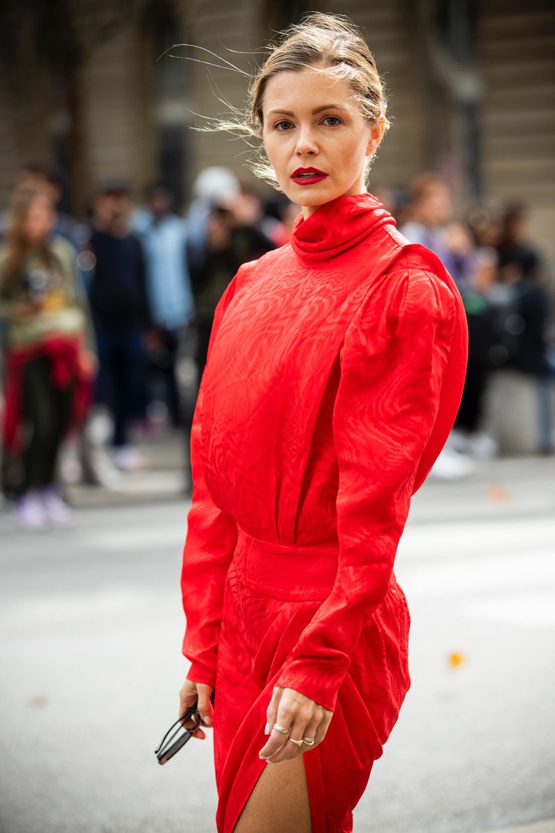 Stilistul lui Gigi Hadid înjură pentru acest truc de stil de covor roșu
