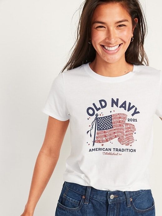 Das 5-Dollar-Flaggen-T-Shirt der alten Marine ist zurück – und für einen guten Zweck gebunden