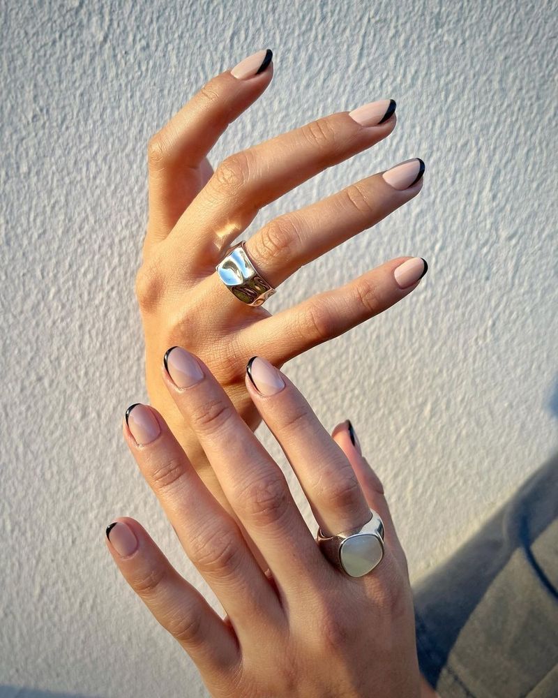 15 ideas minimalistas de arte de uñas que son cualquier cosa menos aburridas