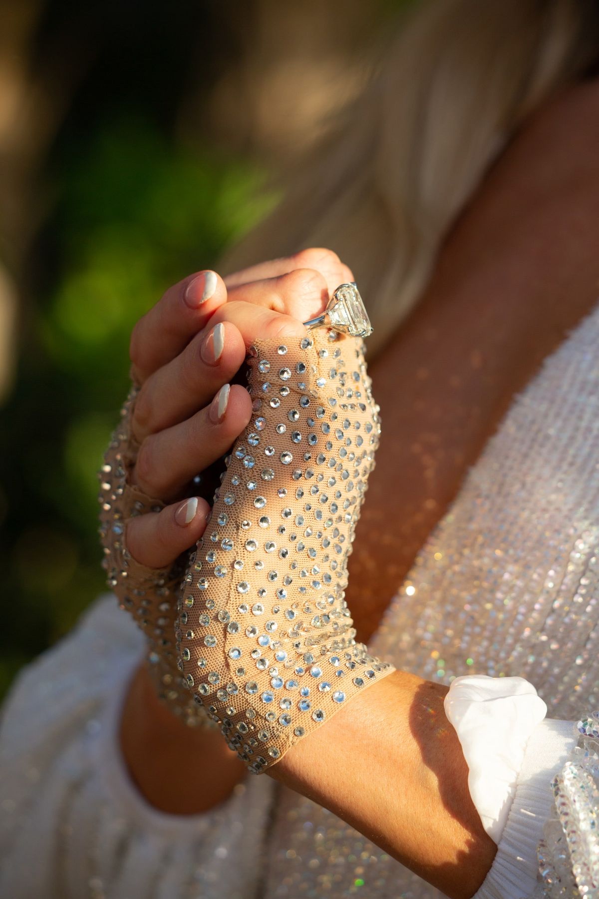 Inelul de logodnă al lui Paris Hilton prezintă o tendință populară în 2021